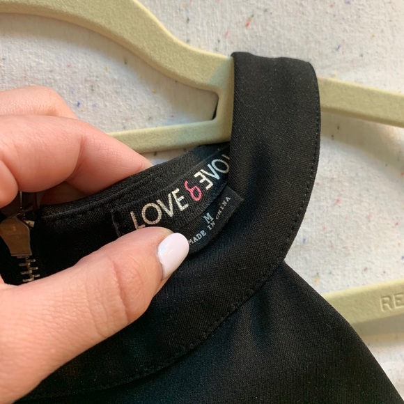 Black body con cut-out dress - SIZE MEDIUM - Picture 7 of 11